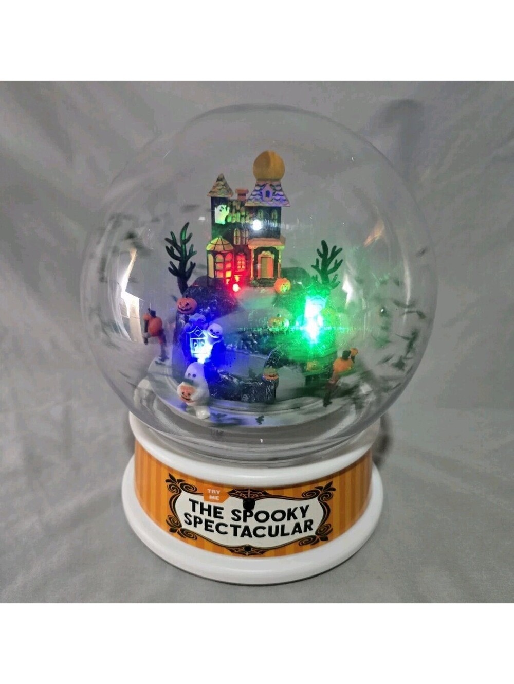 The Spooky Spectacular Halloween Animated 8" Snowglobe Bats Pumpkins Hyde & Eek
